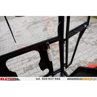 Kabina C-330 NAGLAK  >>TUR<<  metalowe błotniki kanciaste